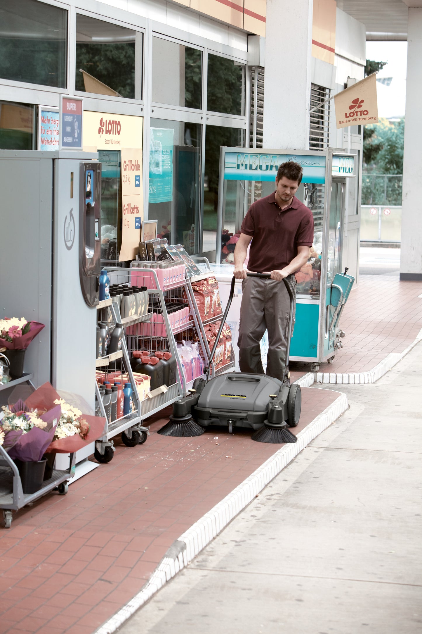 Kärcher KM 70/20 C 2SB Manual Sweeper